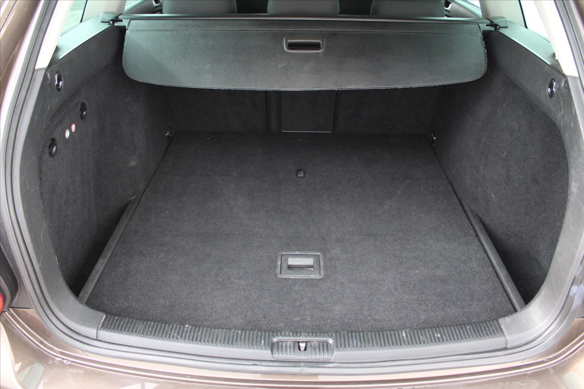 Volkswagen Golf Kombi 1,6 l 77 kw