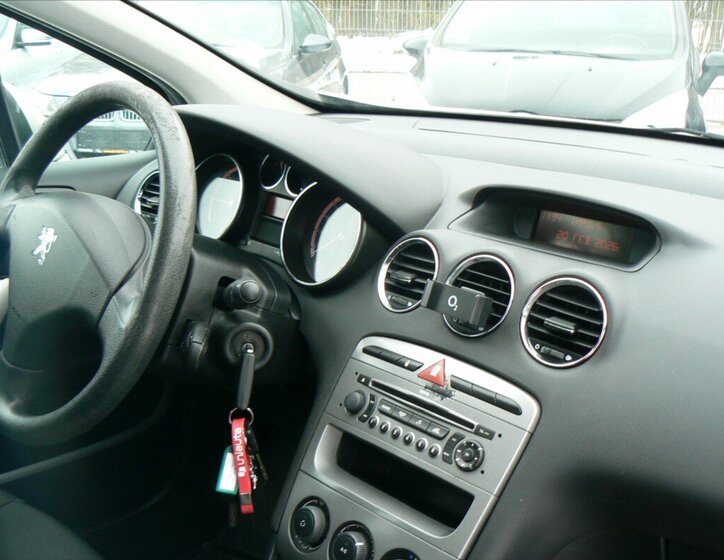 Peugeot 308 Hatchback 1,6 l 66 kw