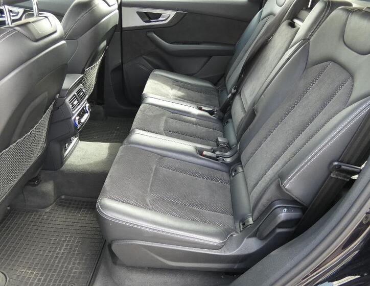 Audi Q7 22