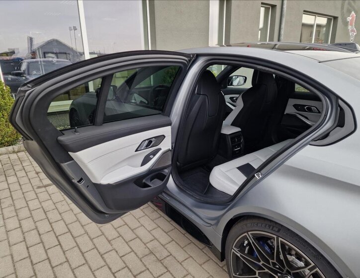 BMW M3 Sedan / Limuzína 3,0 l 390 kw