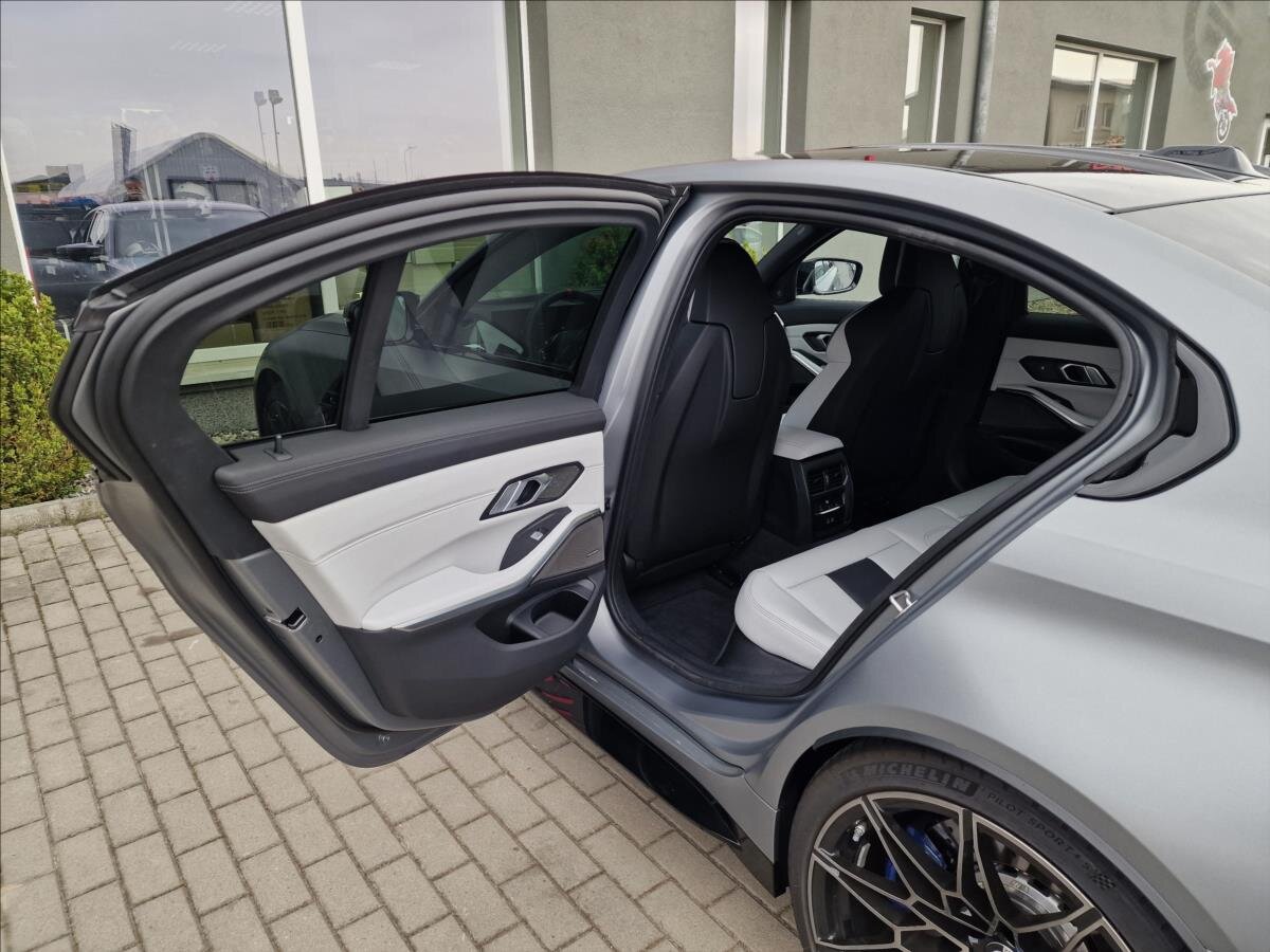 BMW M3 Sedan / Limuzína 3,0 l 390 kw