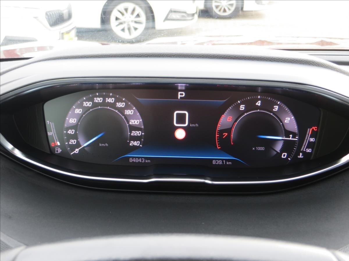 Peugeot 5008 MPV 1,2 l 96 kw