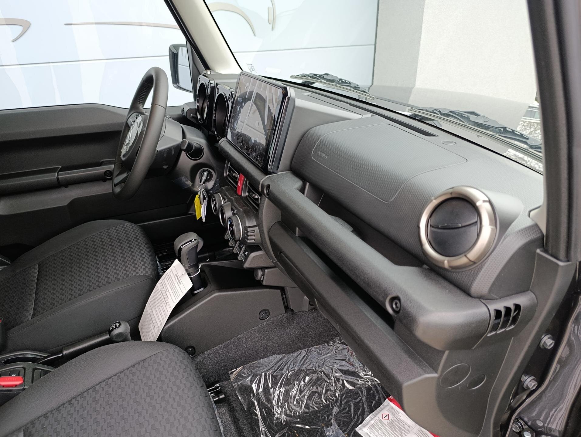 Suzuki Jimny SUV 1,5 l 75 kw
