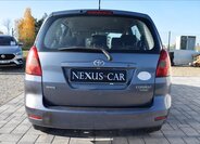 Toyota Corolla Verso 6