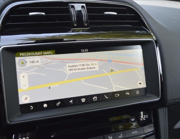 Jaguar F-Pace SUV 2,0 l 132 kw