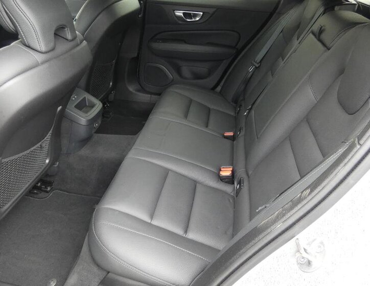 Volvo V60 Kombi 2,0 l 145 kw