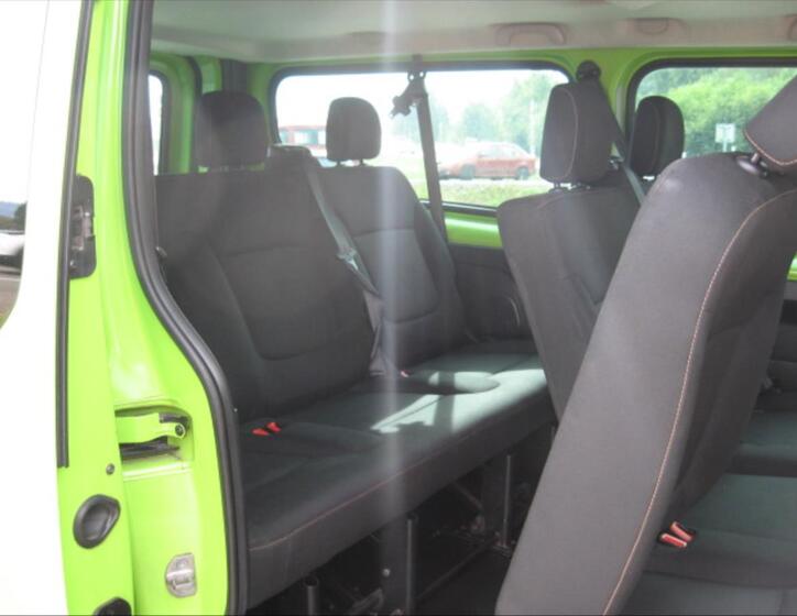 Renault Trafic 10