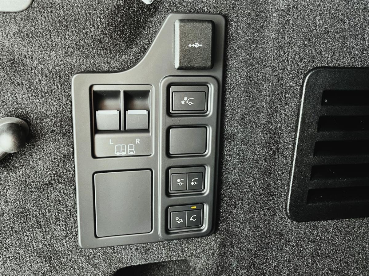 Land Rover Discovery SUV / Terénní 3,0 l 184 kw