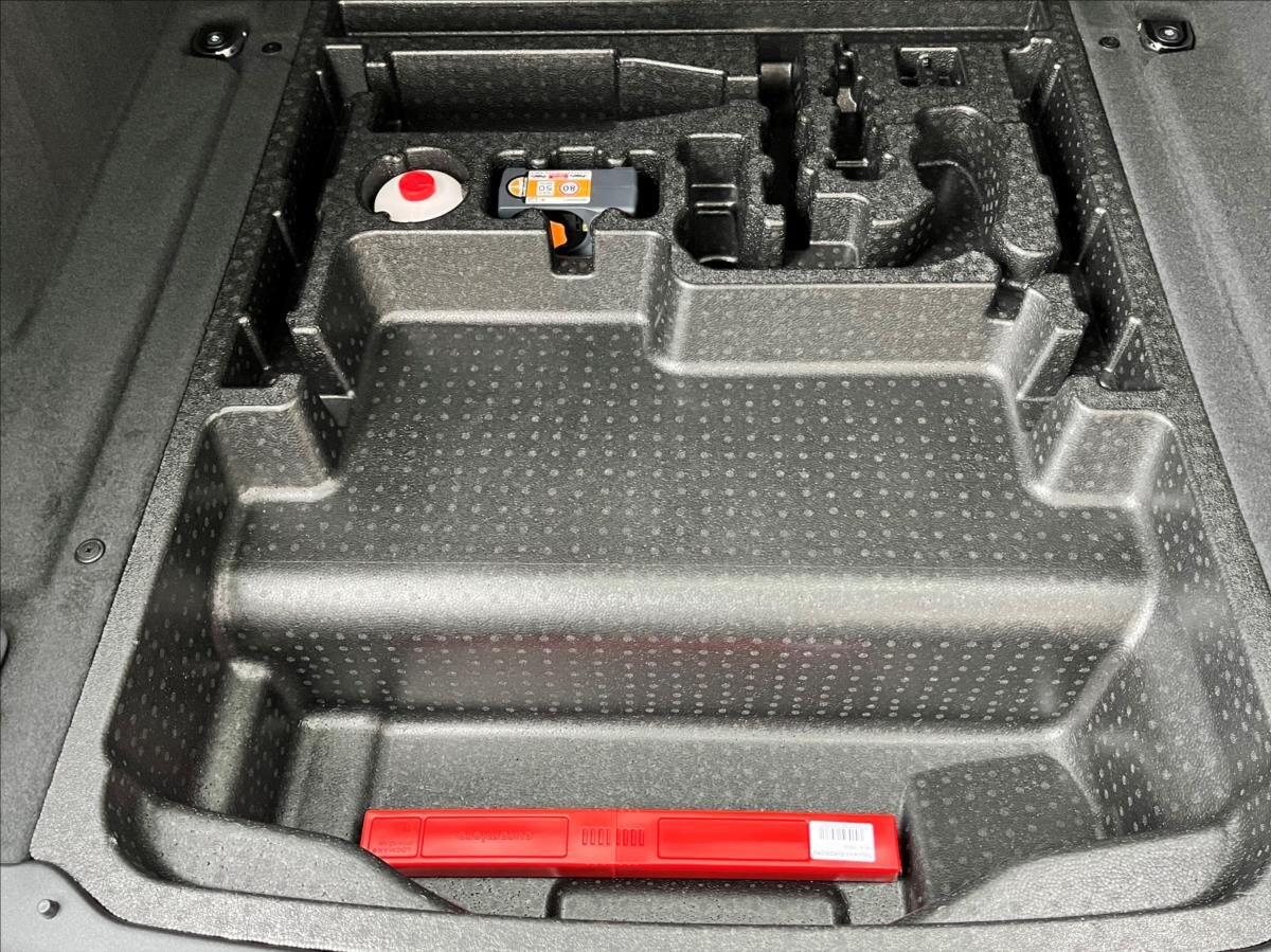 Land Rover Range Rover Velar SUV / Terénní 2,0 l 150 kw