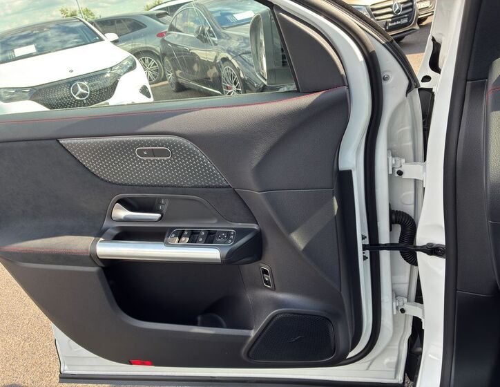 Mercedes-Benz EQA 22