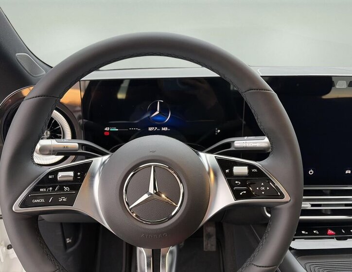 Mercedes-Benz CLA Sedan / Limuzína 1,3 l 120 kw