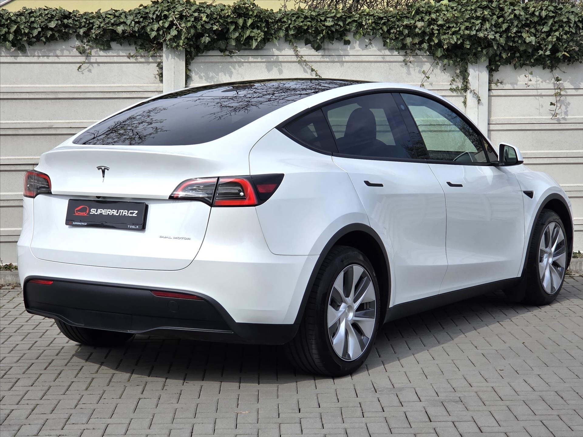 Tesla Model Y SUV / Terénní 0,0 378 kw