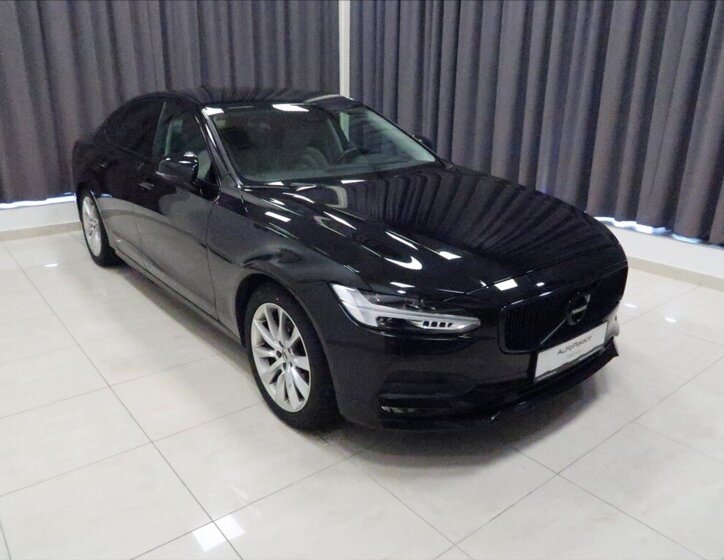 Volvo S90 Sedan / Limuzína 2,0 l 173 kw