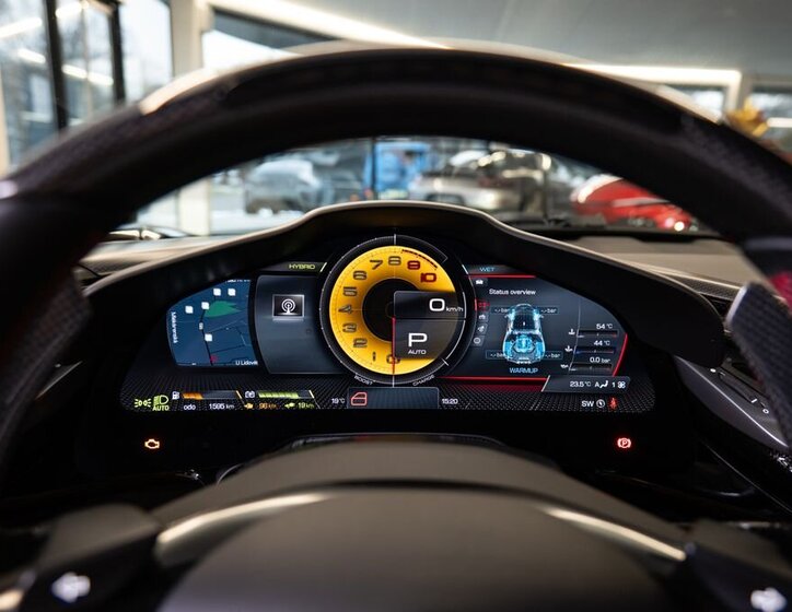 Ferrari SF90 Kupé 4,0 l 736 kw