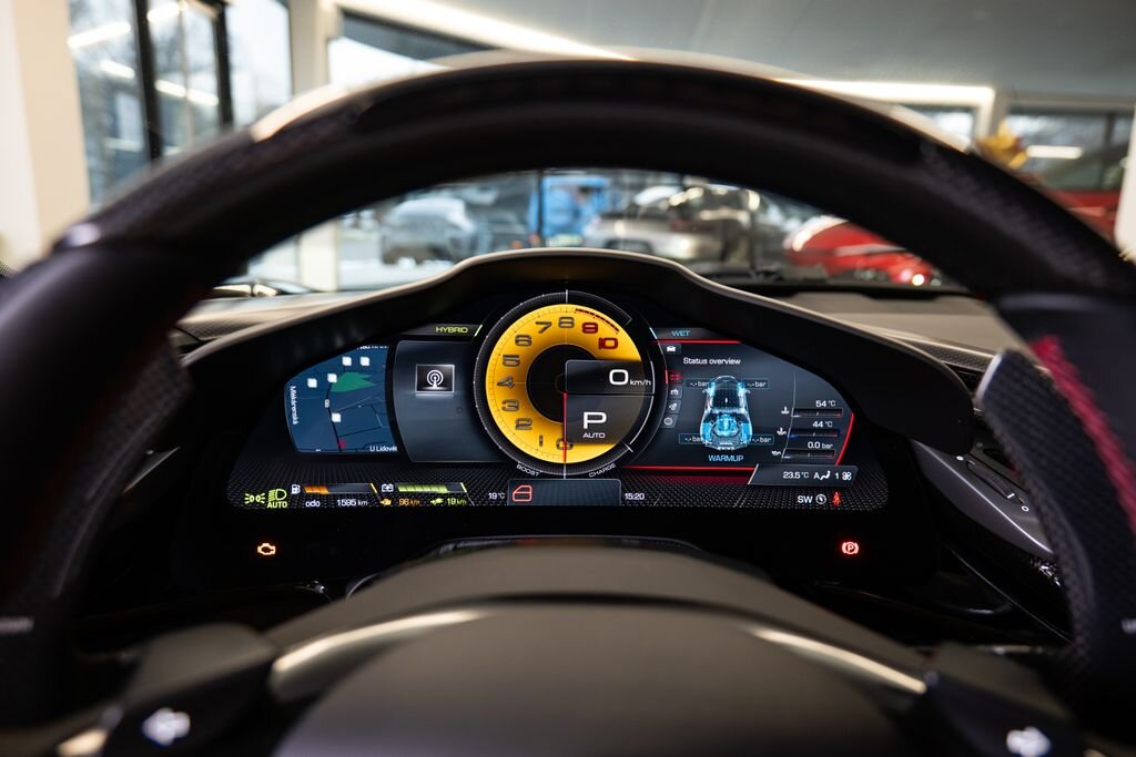 Ferrari SF90 Kupé 4,0 l 736 kw