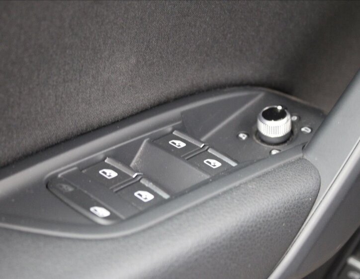 Audi Q5 SUV / Terénní 2,0 l 120 kw