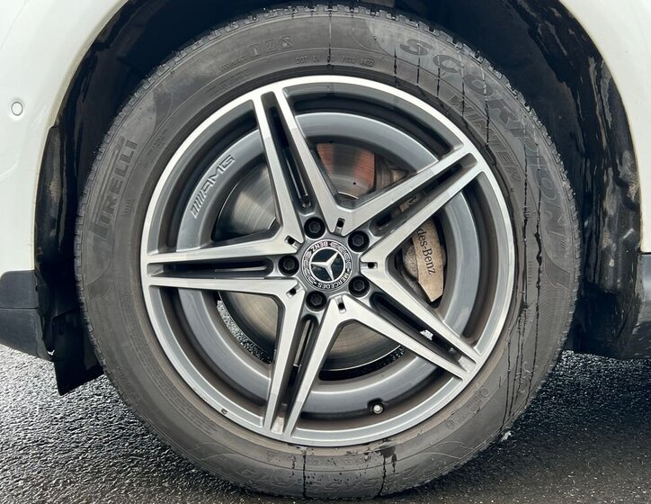 Mercedes-Benz EQC 26