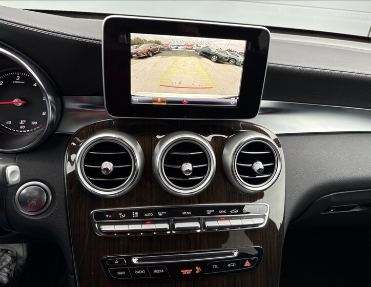 Mercedes-Benz GLC 13