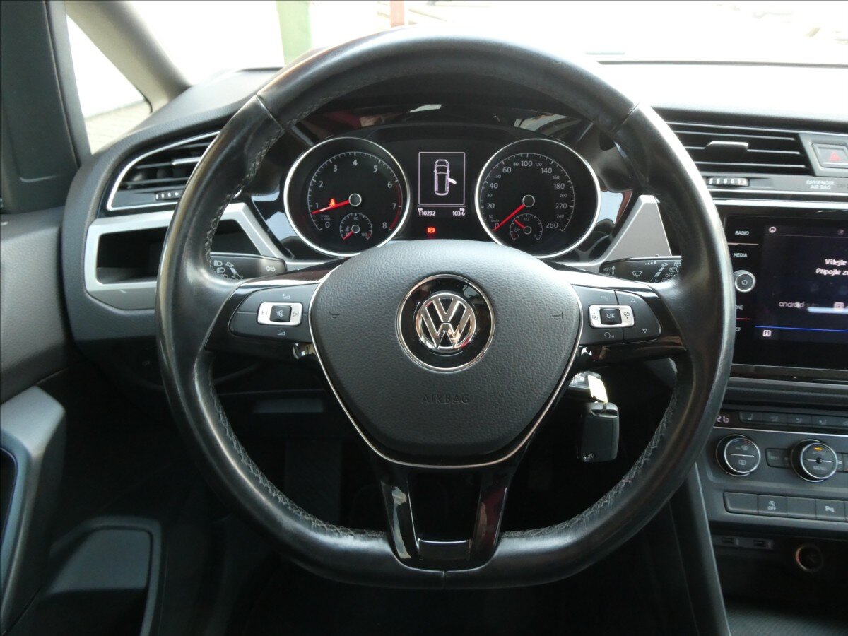 Volkswagen Touran MPV 1,2 l 81 kw