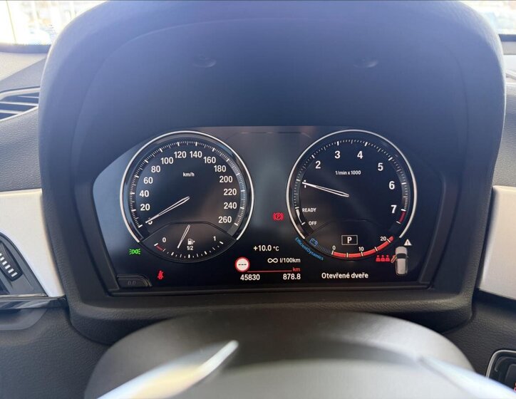 BMW X1 Kombi 1,5 l 103 kw