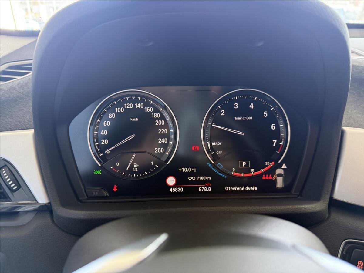 BMW X1 Kombi 1,5 l 103 kw