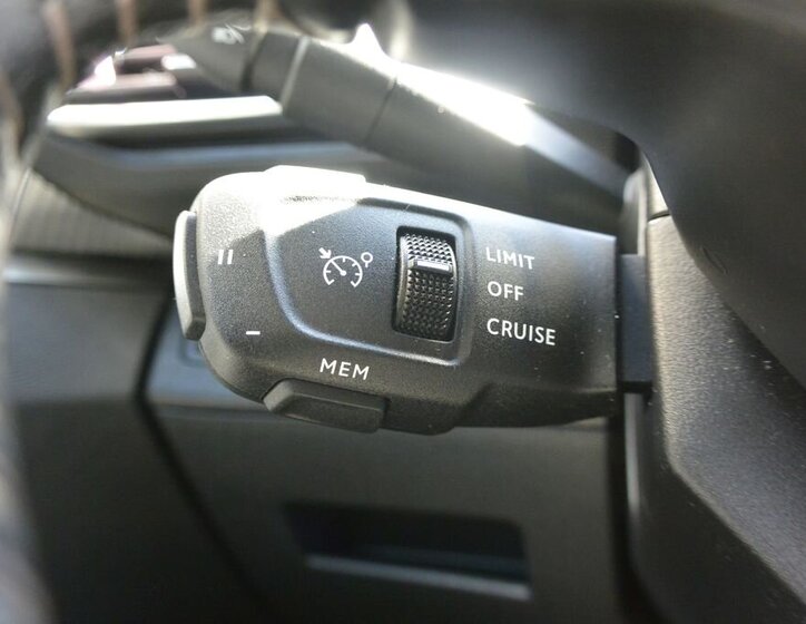 Peugeot 3008 SUV / Terénní 1,2 l 96 kw