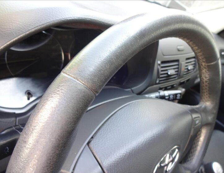 Toyota Avensis Kombi 2,0 l 93 kw
