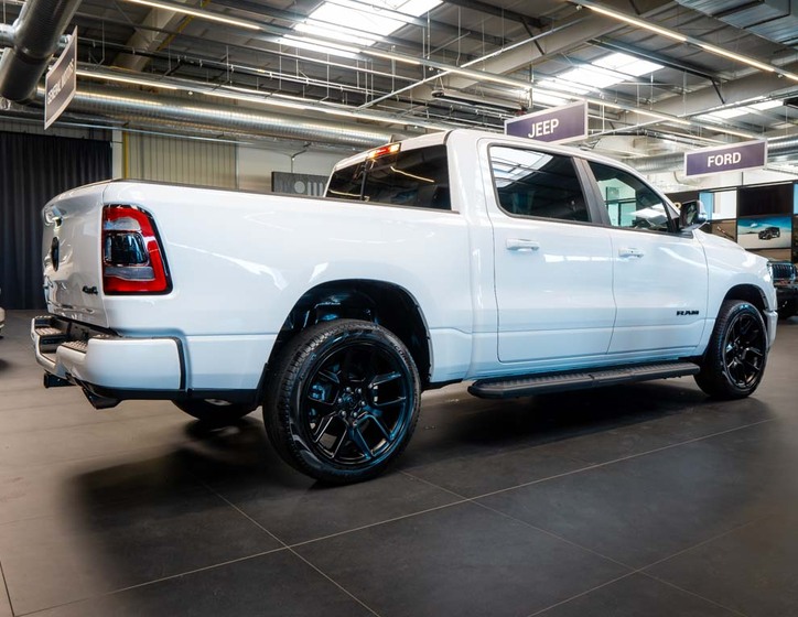 Dodge RAM 6