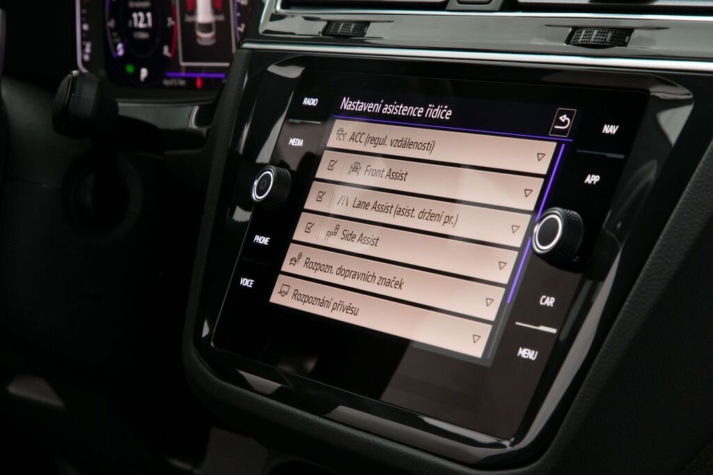 Volkswagen Tiguan SUV 2,0 l 235 kw