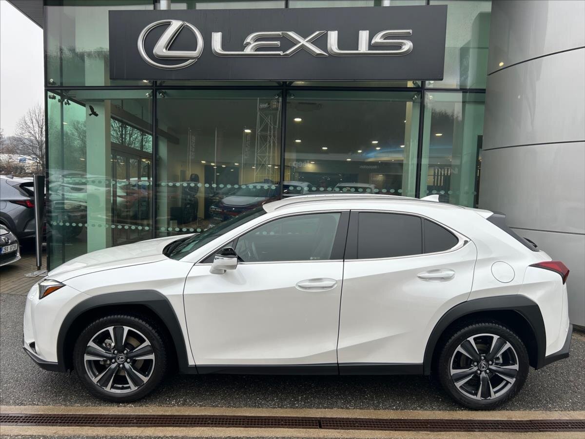 Lexus UX 300h SUV / Terénní 2,0 l 146 kw
