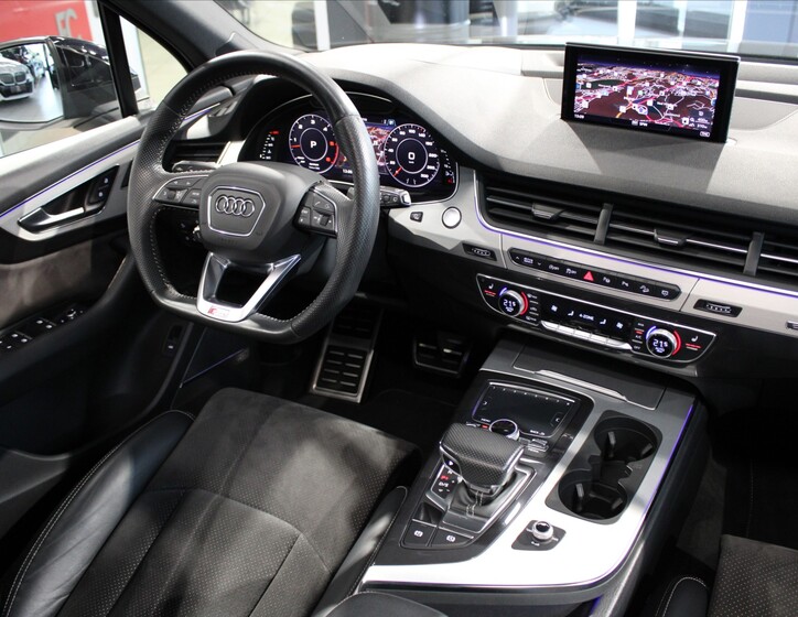 Audi Q7 15