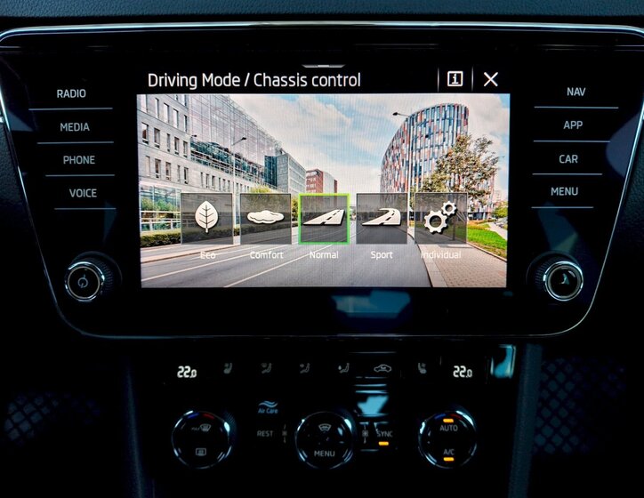 Škoda Superb Sedan / Limuzína 2,0 l 110 kw