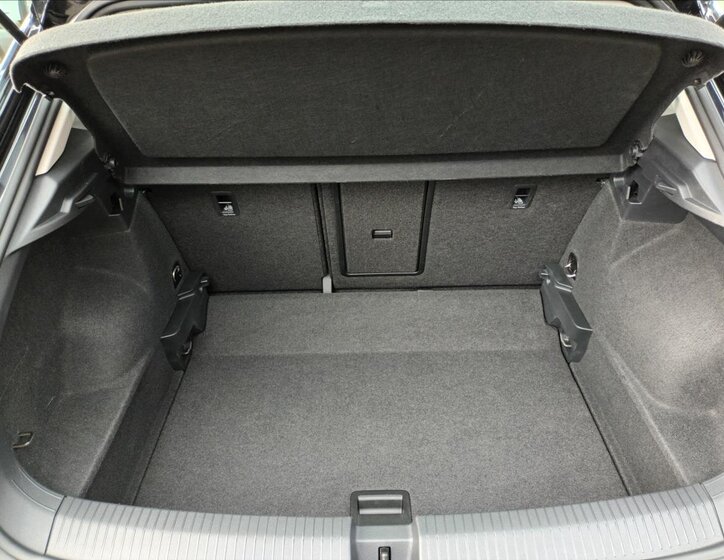 Volkswagen T-Roc SUV / Terénní 1,5 l 110 kw