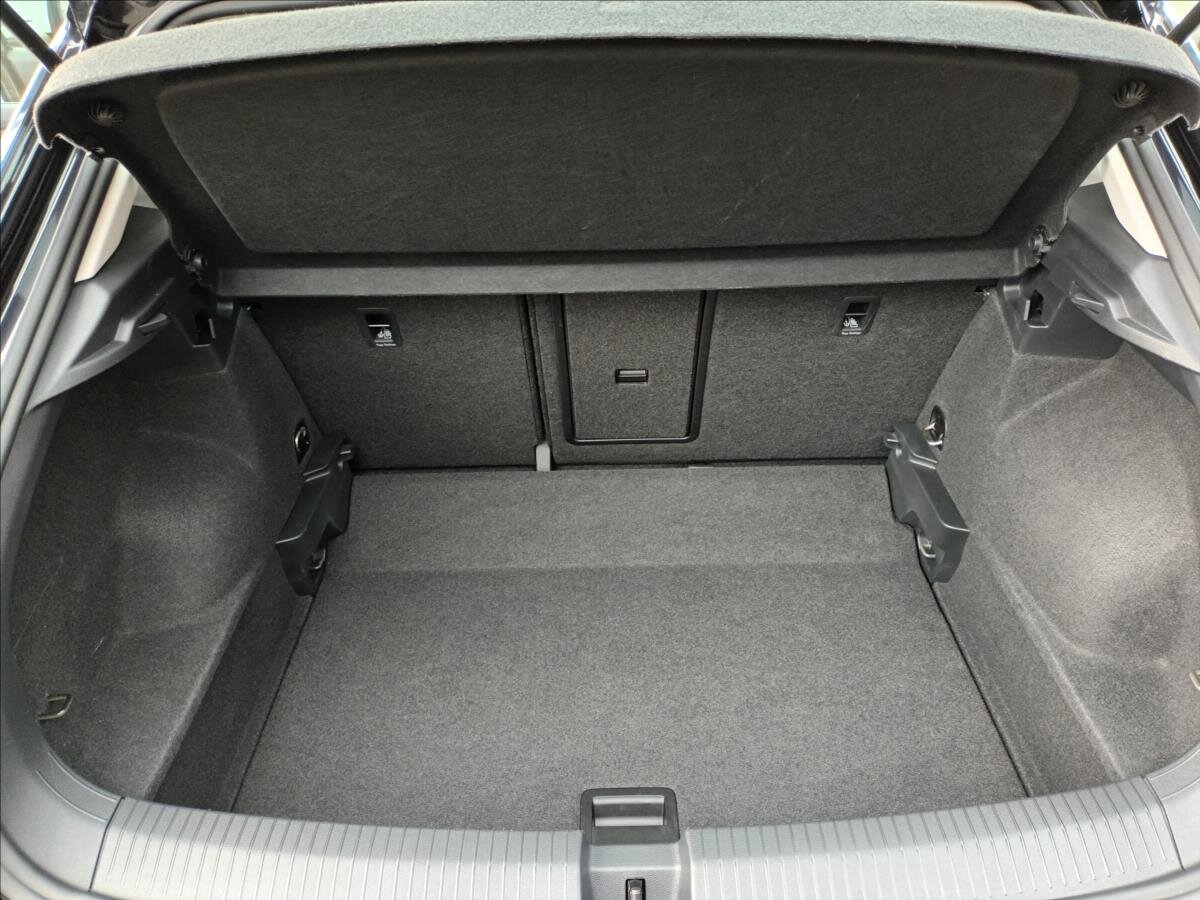 Volkswagen T-Roc SUV / Terénní 1,5 l 110 kw