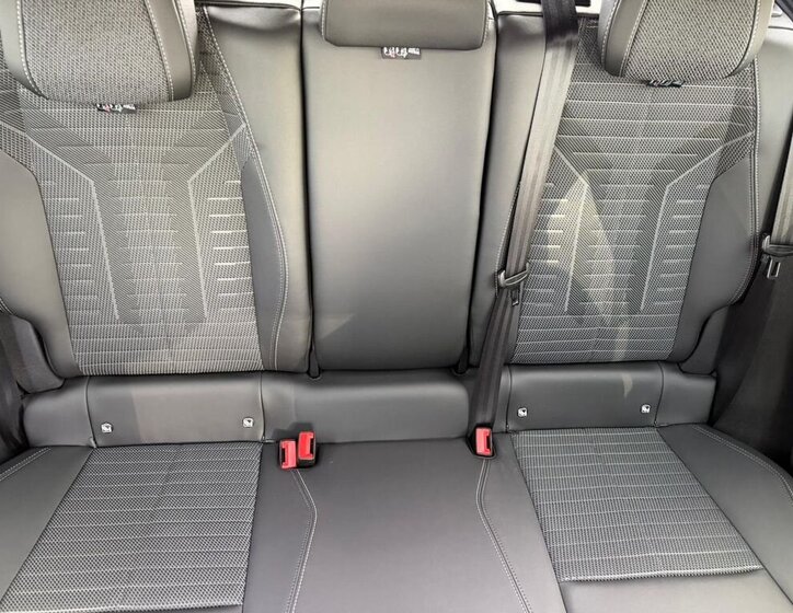 Peugeot 3008 SUV / Terénní 1,2 l 107 kw