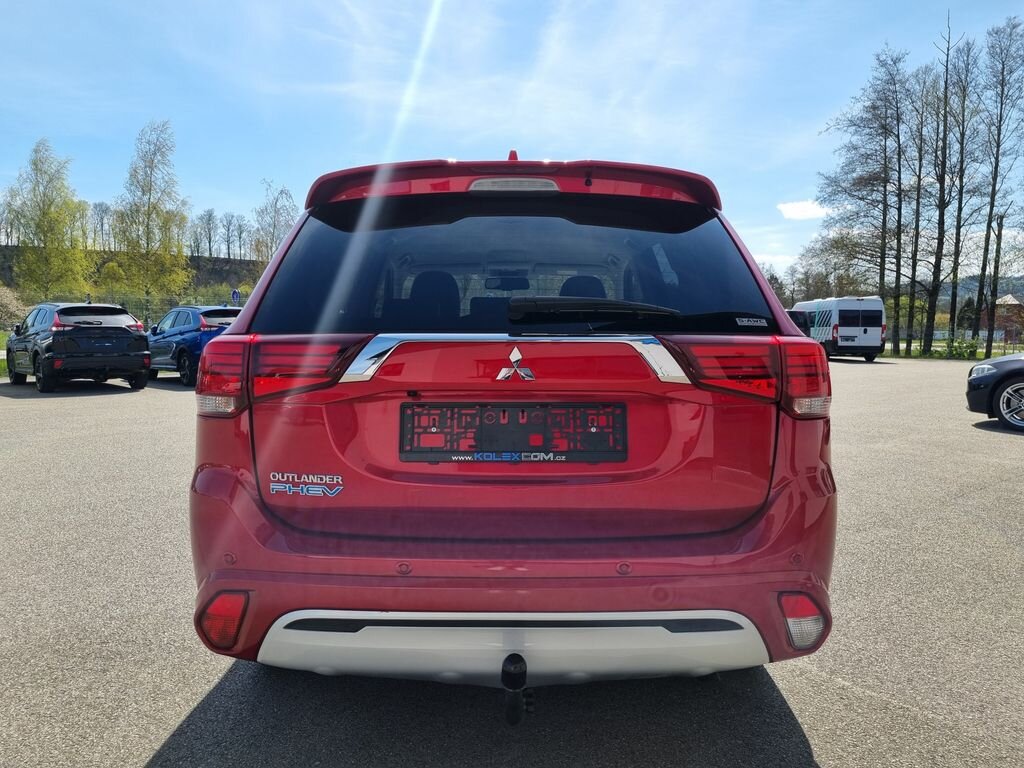 Mitsubishi Outlander SUV / Terénní 2,4 l 165 kw