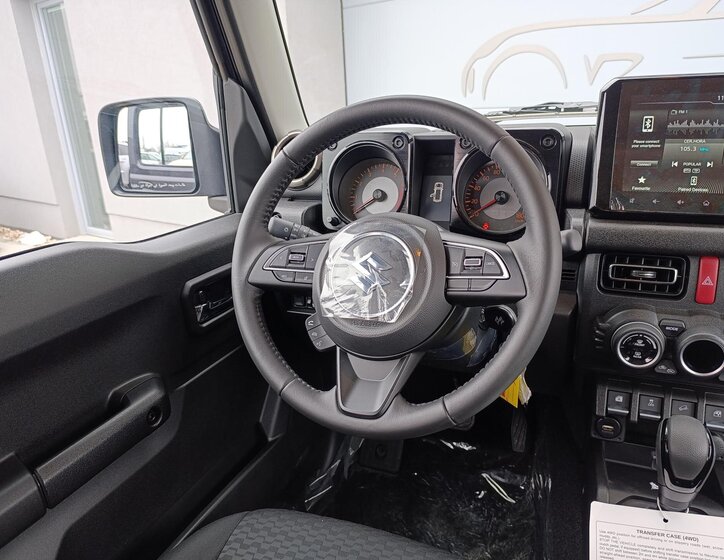 Suzuki Jimny SUV 1,5 l 75 kw