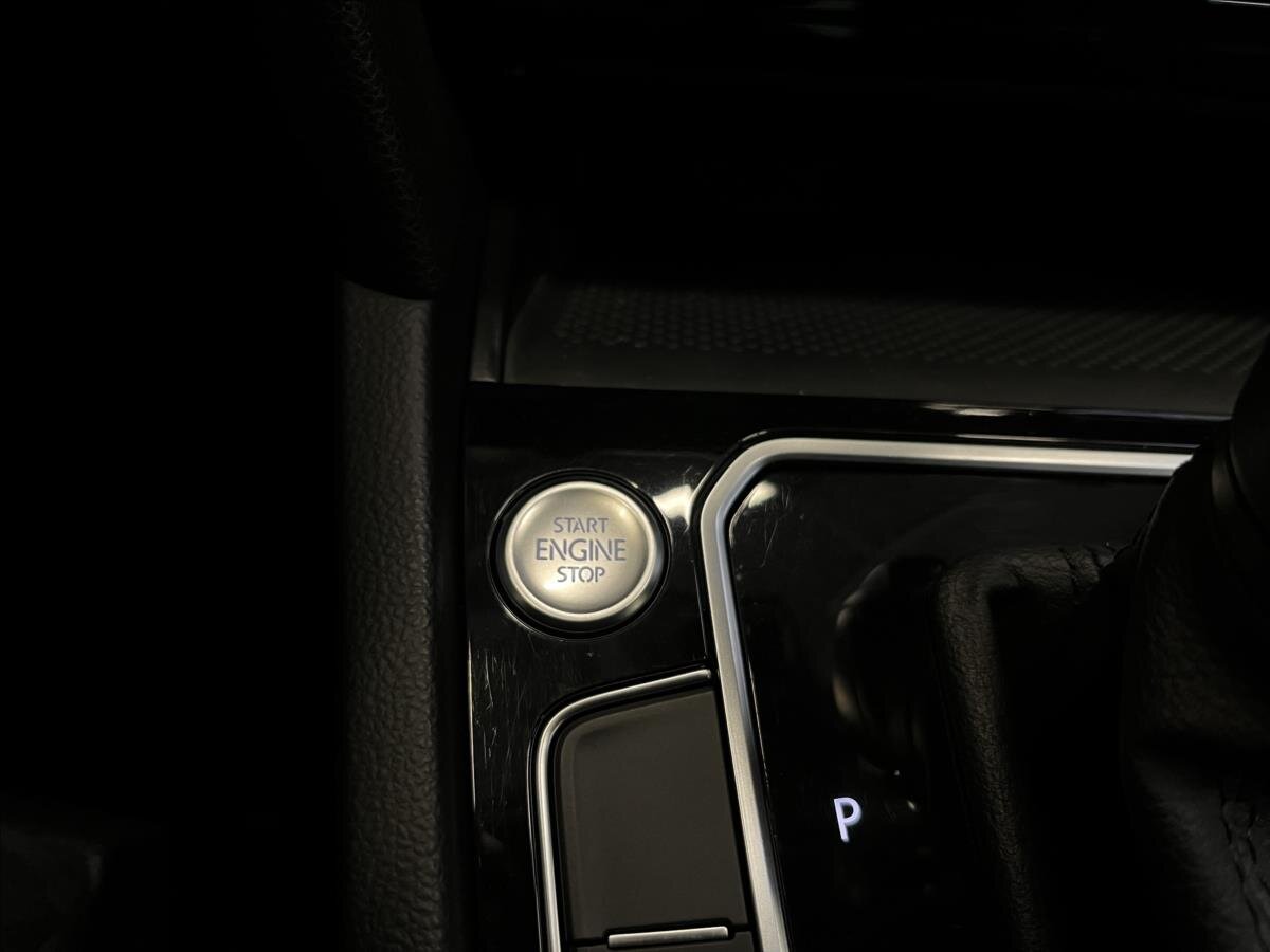 Volkswagen Passat Sedan / Limuzína 1,5 l 110 kw