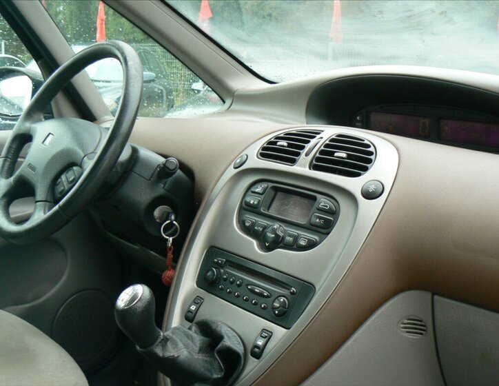 Citroën Xsara Picasso 13