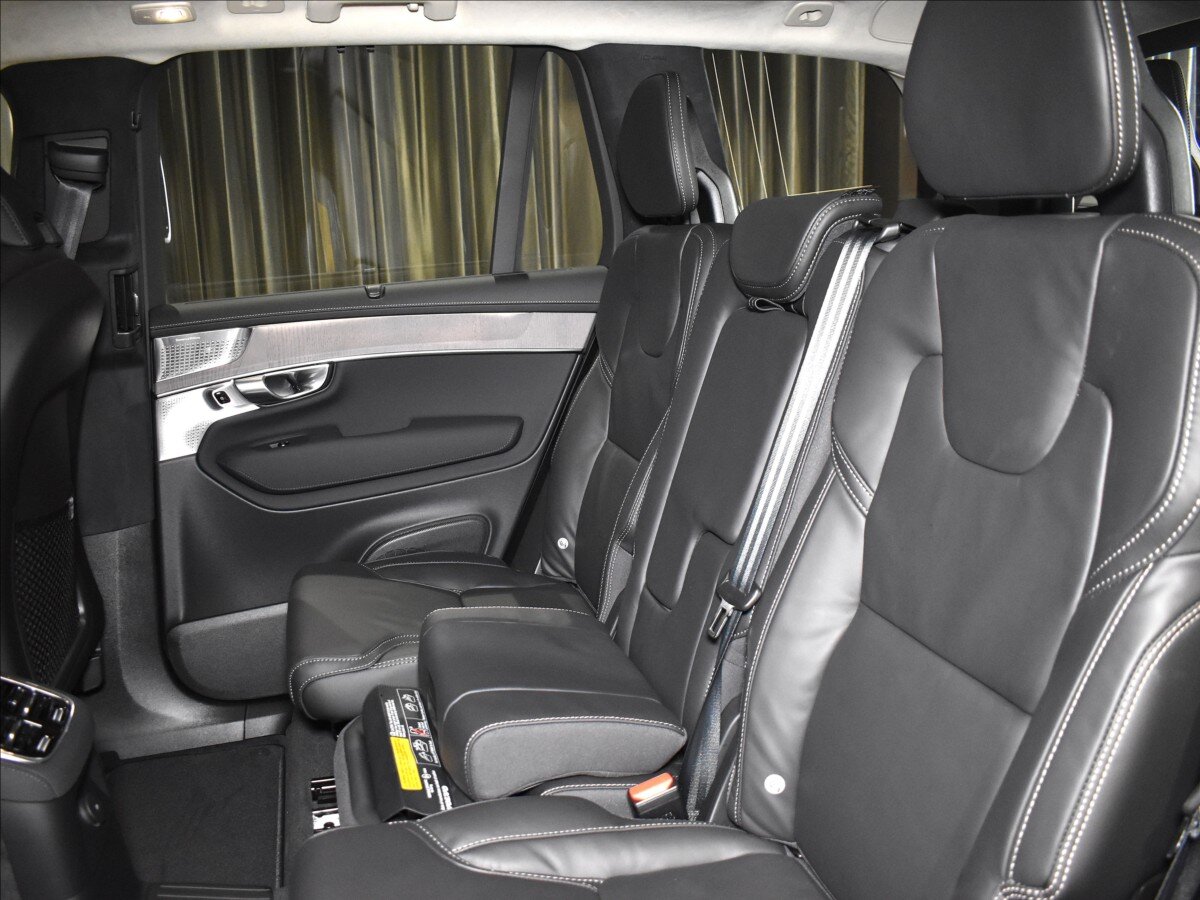 Volvo XC90 SUV / Terénní 2,0 l 335 kw