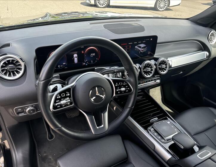 Mercedes-Benz GLB 10