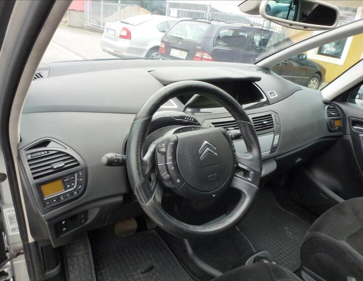 Citroën Grand C4 Picasso 11