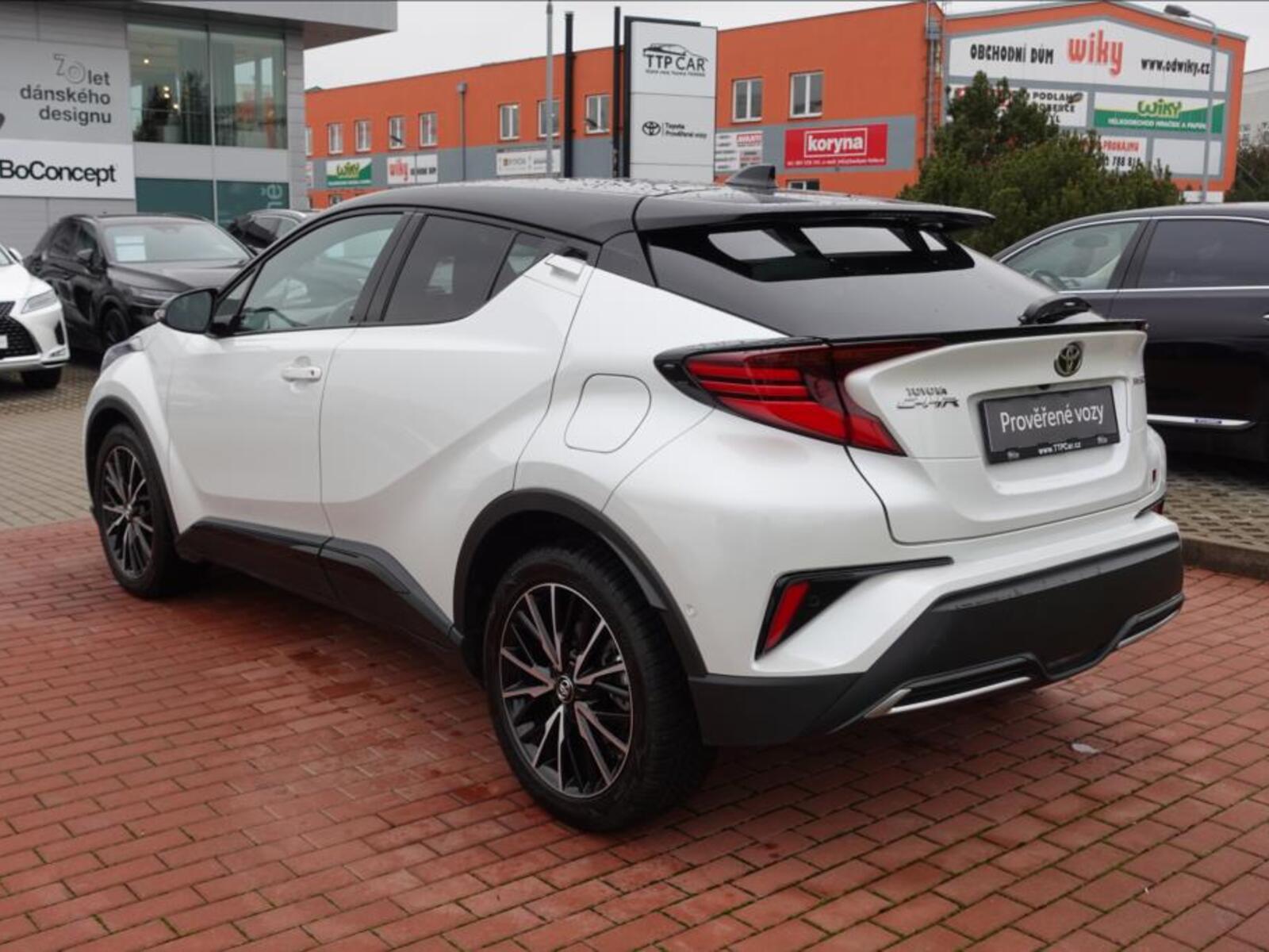 Toyota C-HR 6