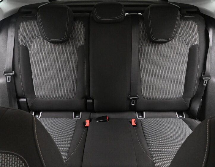 Opel Grandland X SUV / Terénní 1,6 l 88 kw