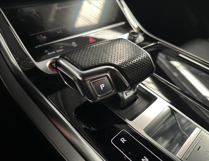 Audi SQ8 SUV 4,0 l 373 kw
