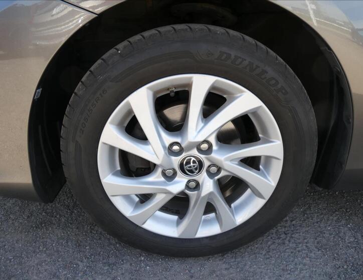 Toyota Auris 17