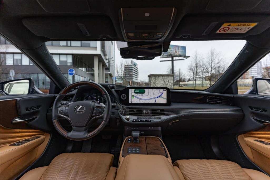 Lexus LS 500h Sedan / Limuzína 3,5 l 264 kw