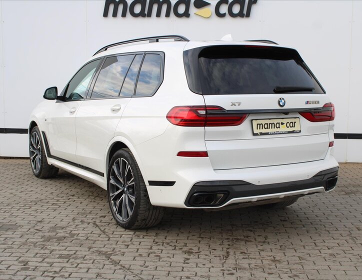 BMW X7 SUV 4,4 l 390 kw
