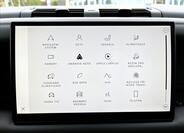 Land Rover Defender 21