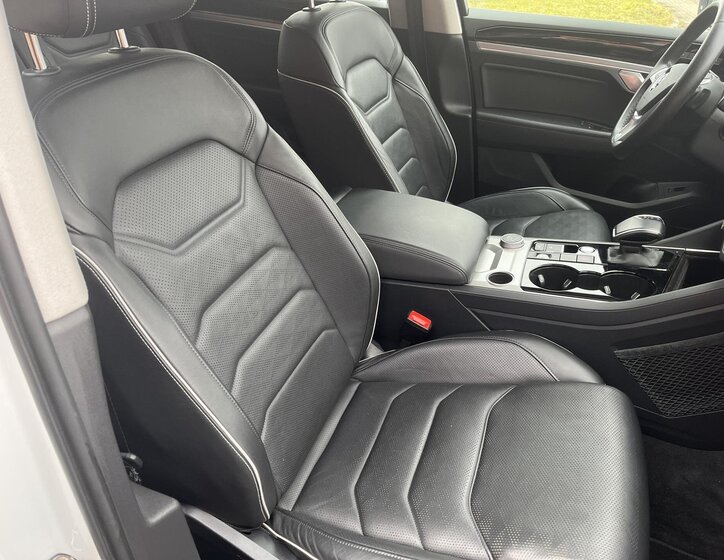 Volkswagen Touareg SUV 3,0 l 210 kw